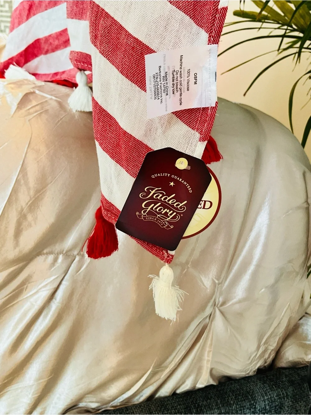 Faded Glory Red and White Striped Tassel Scarf